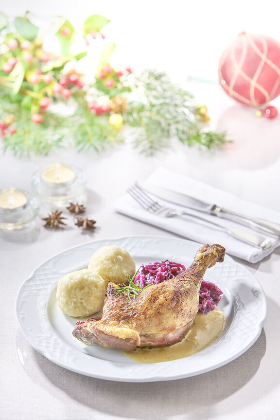 Magdas ESSEN Gans mit Rotkraut c Peter Barci