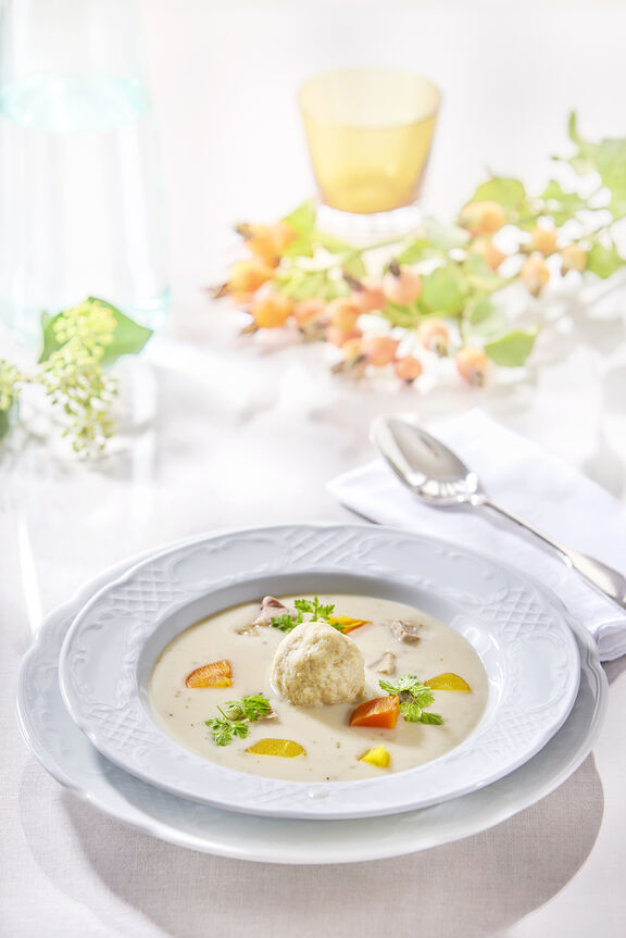 Magdas ESSEN Ganslsuppe c Peter Barci