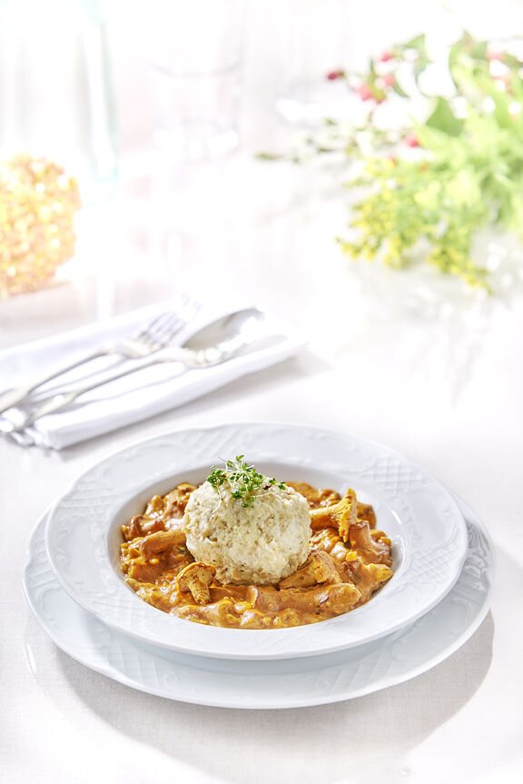 Magdas ESSEN Waldpilz Gulasch c Peter Barci